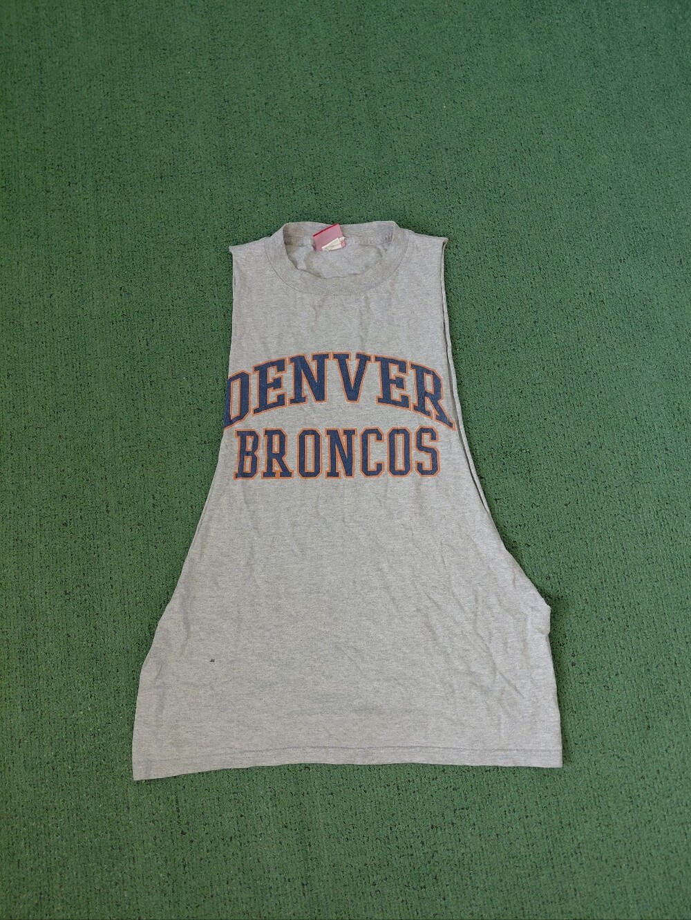 VINTAGE 2002 Womens NFL Denver Broncos Football Sports Y2K Gray Cutoff Sz XL